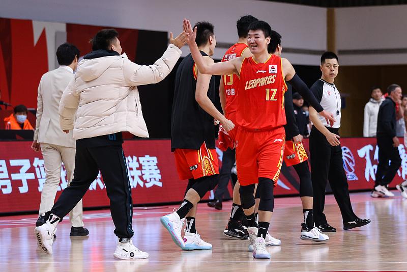 冲刺阶段突围战来临;深圳男篮围绕足总杯迎来里程碑;震撼外界;赛季目标并未改变的简单介绍 冲刺阶段突围战来临;深圳男篮围绕足总杯迎来里程碑;震撼外界;赛季目标并未改变的简单介绍